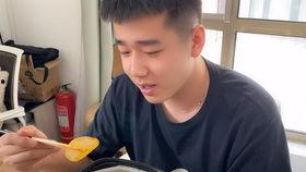 探长吃瓜猛男,揭秘猛男背后的故事